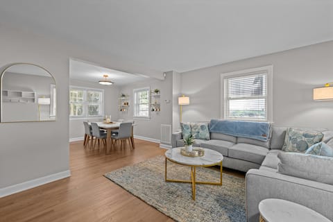 Top performing Airbnb: Urban Escape | Near Downtown in Cameron Village
