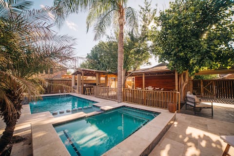 Entire Home w/ Pool & OtdKitchen