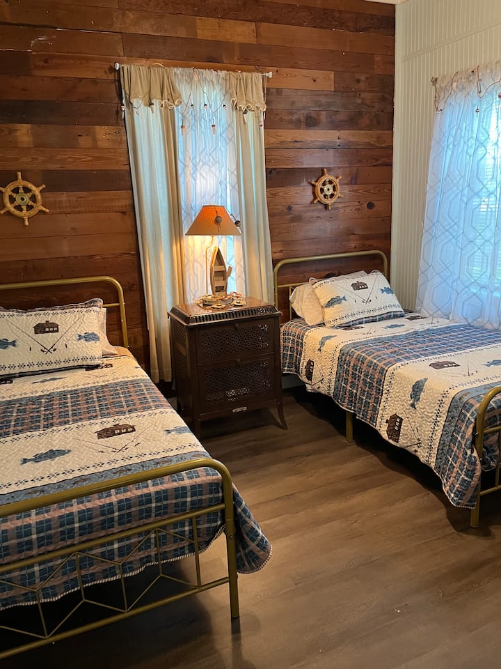 Schlafzimmer 1