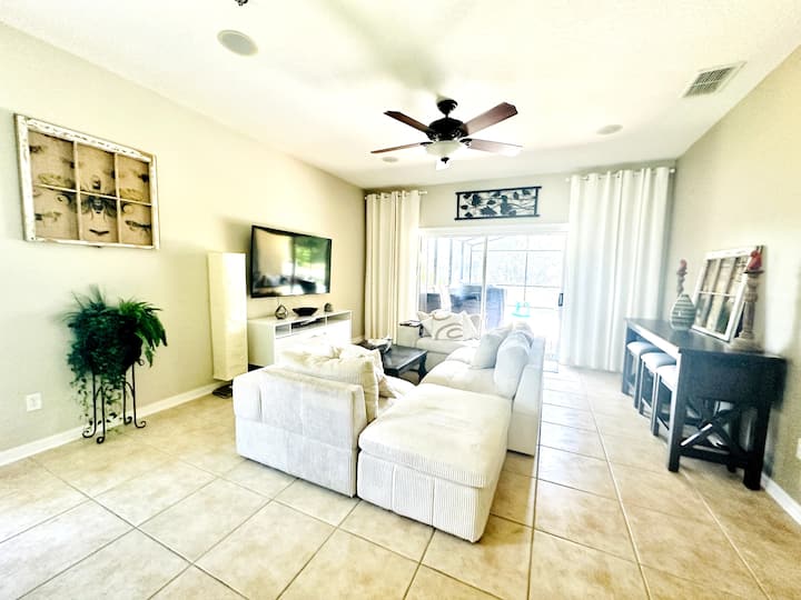 Comfortable Modern Pool Home - Oviedo