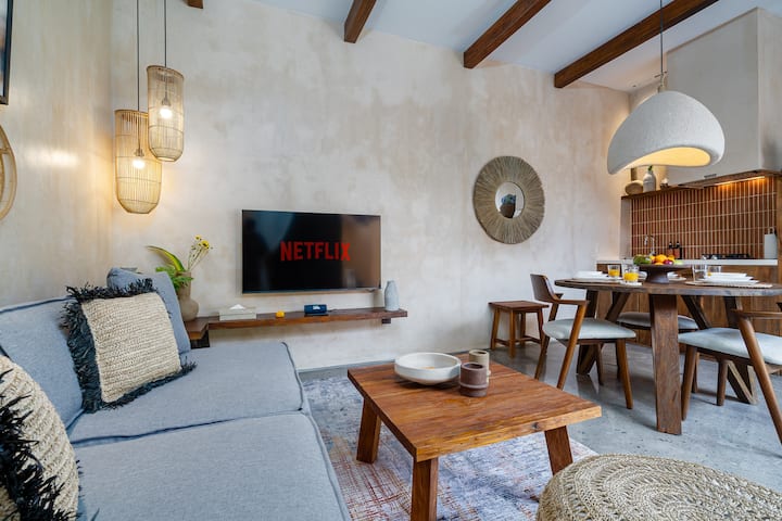 Earthy Elegant Escape | Walk To Beach In Pererenan - Canggu
