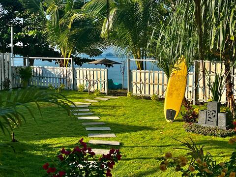 Beachfront Tiny House - The Hide Away