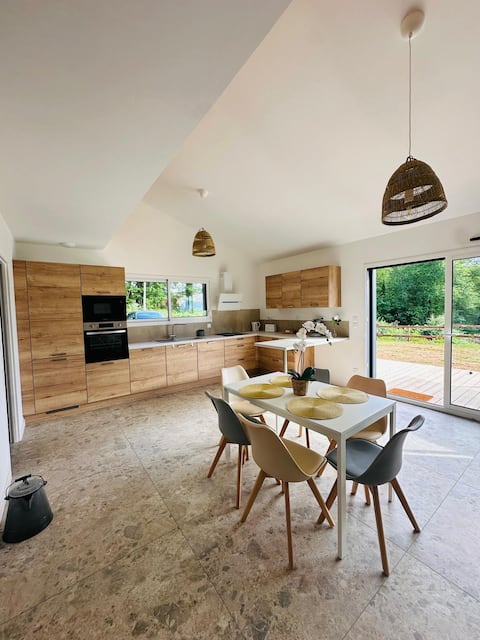 The House in the Flowery Meadow: Poppy Cottage