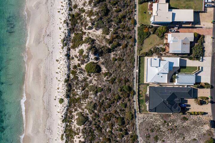 Yoondoordo Luxury Beach House gallery image 3