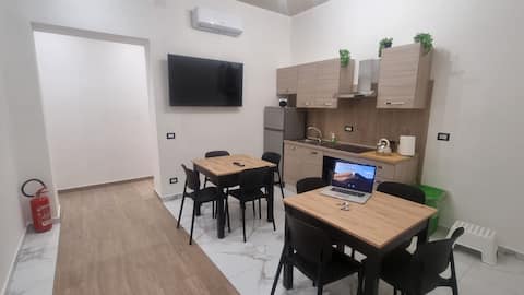 Annuncio Airbnb popolare: Decumani Suite Residence a Napoli