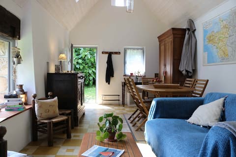 Top performing Airbnb: Small beachfront house in Trébeurden