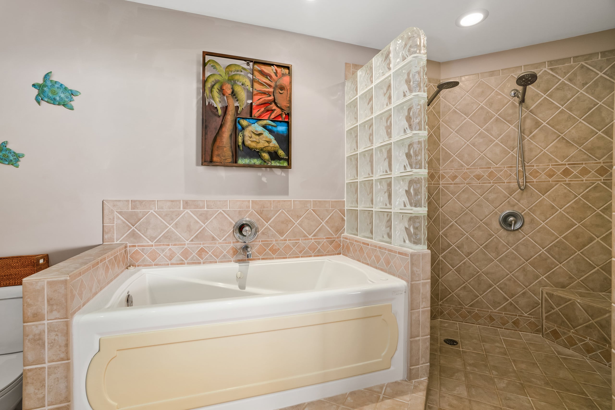 Spacious Ground Floor Puu Poa 103 AC - Image 17