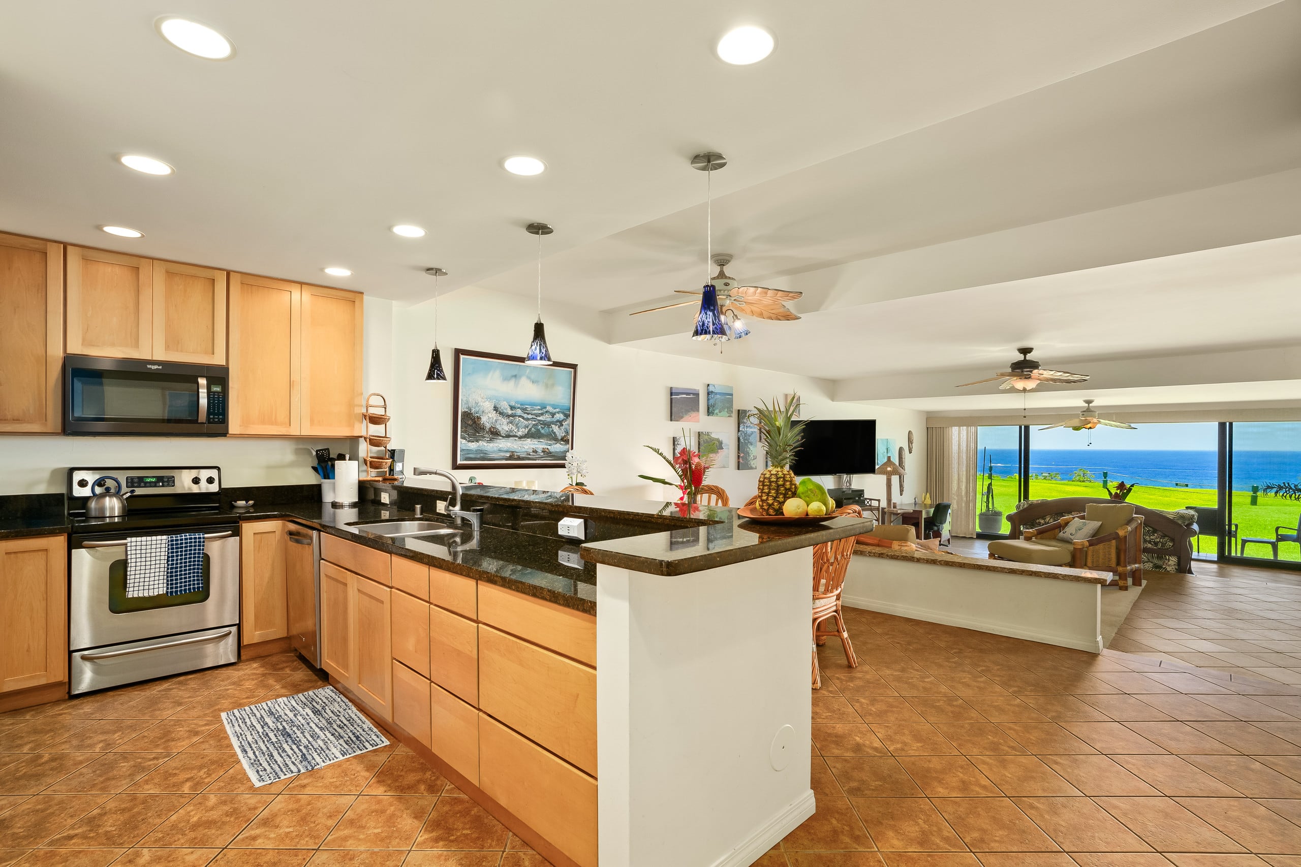 Spacious Ground Floor Puu Poa 103 AC - Image 9
