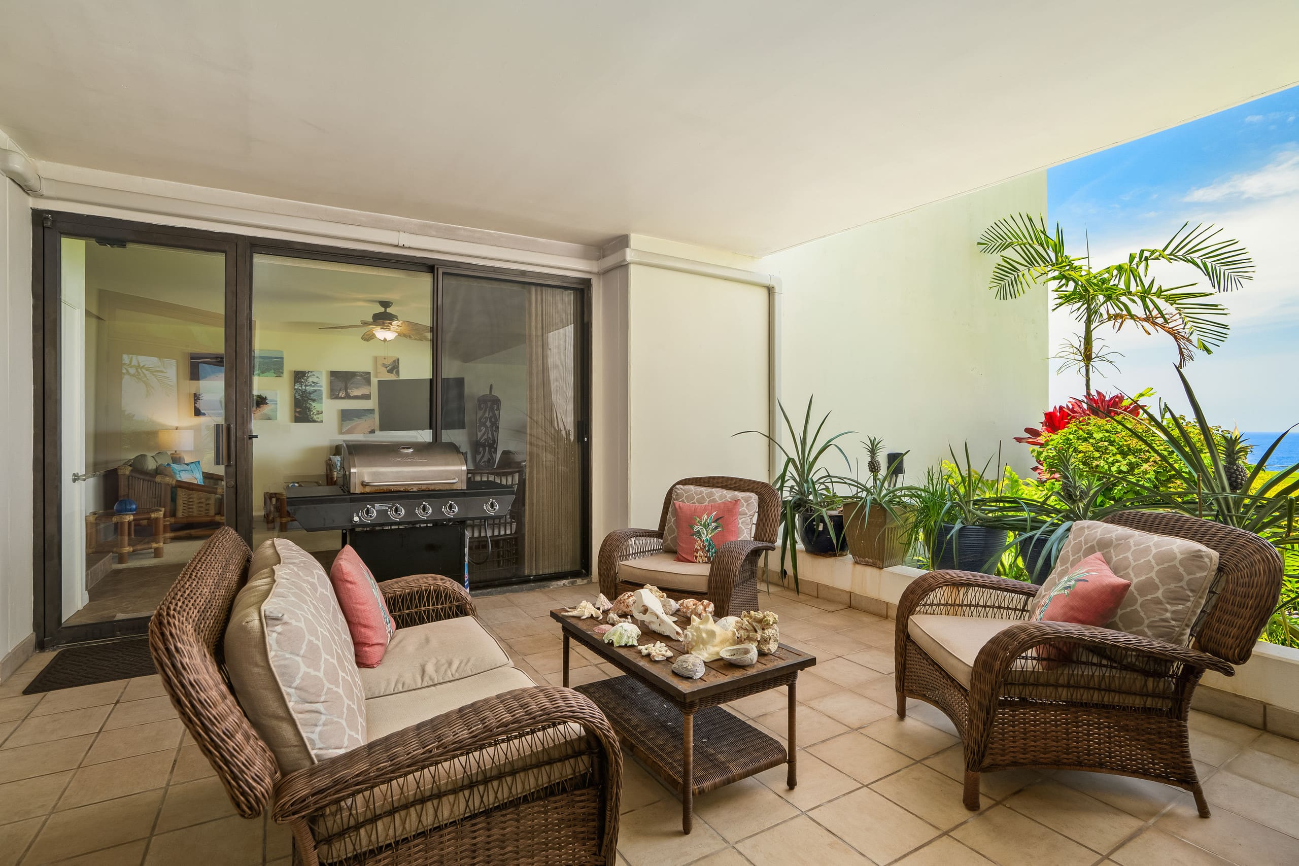 Spacious Ground Floor Puu Poa 103 AC - Image 21