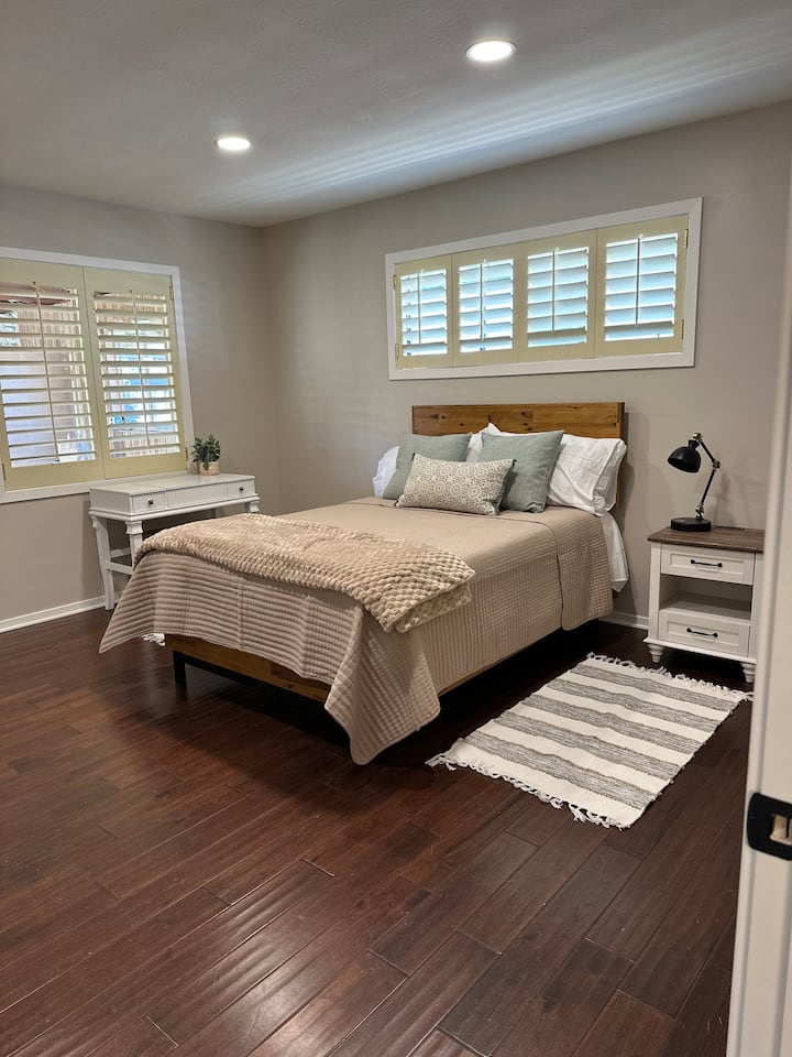 Beautiful Inviting Home - Room 3 -Private Entrance - Salinas, CA