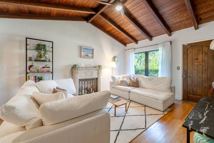 Chic Bungalow Oasis Gated + Pool - Miami