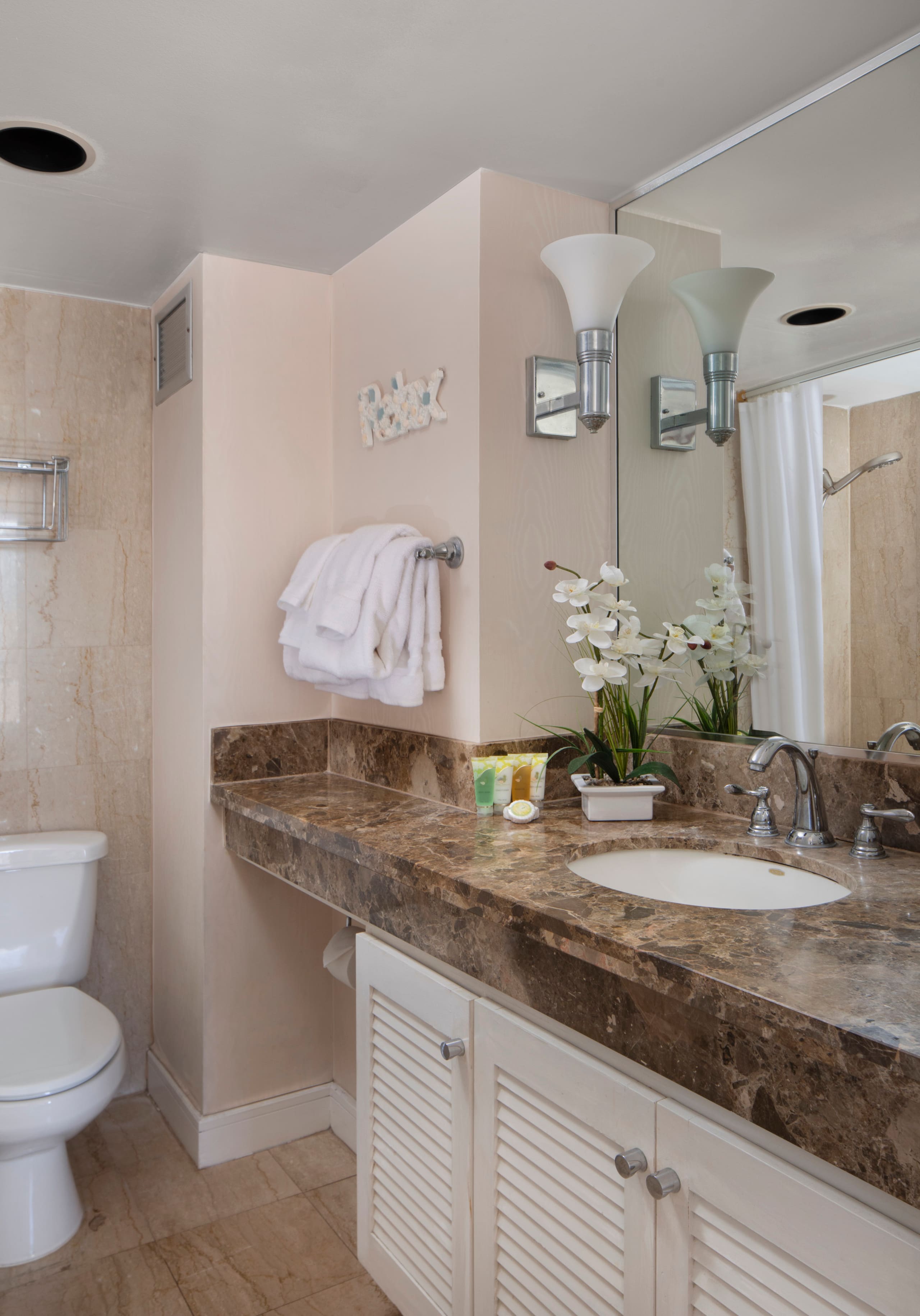 Aloha Royal Garden Studio | Pool + Great Amenities - Image 4