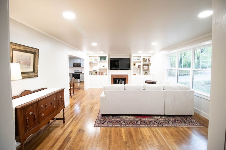 Sewanee Home In The Heart Of Central Campus! - Sewanee, TN