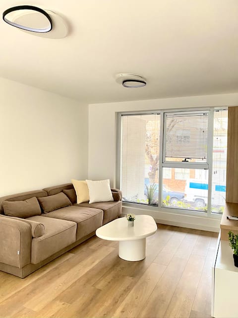 Successful Airbnb property: Modern 2-bedroom/2-bathroom apartment with patio and garage in Palermo in Comuna 15