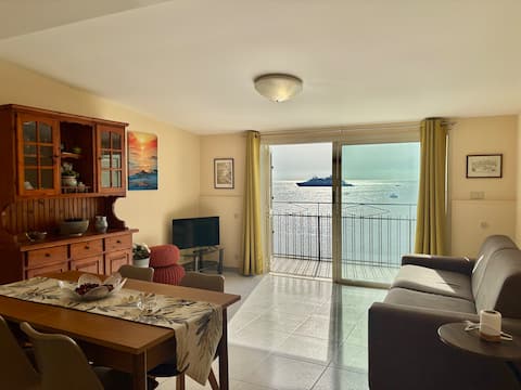 Annuncio Airbnb popolare: Franca Apartment Naxos a Giardini Naxos