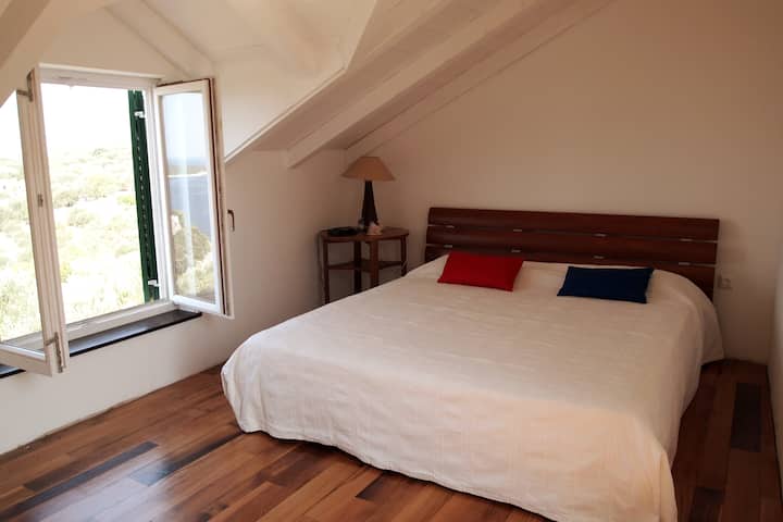 El dormitorio más grande con terraza