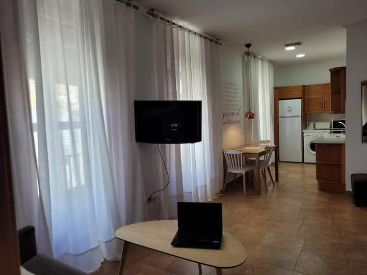 Living Valencia Merced Centro  Cama Matrimonio - Valencia