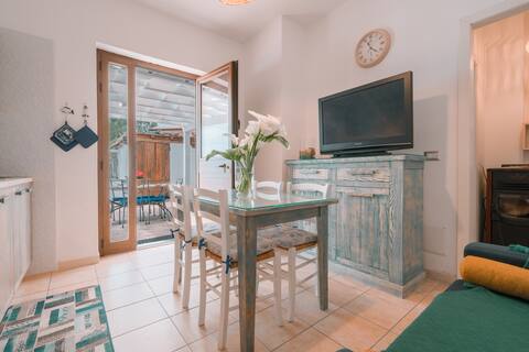 Top performing Airbnb: Giobo Mare: Two-Bed Beach House in Siniscola