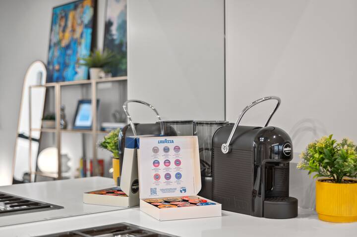 Kitchenette image 3