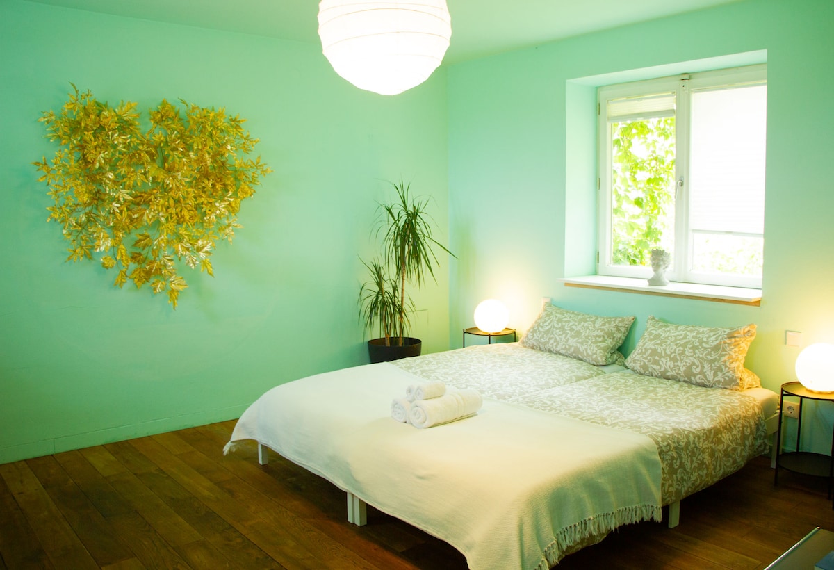 Top Airbnb: Vis-à-Vis Schloss Nymphenburg – Apartment Melusine in Nymphenburg