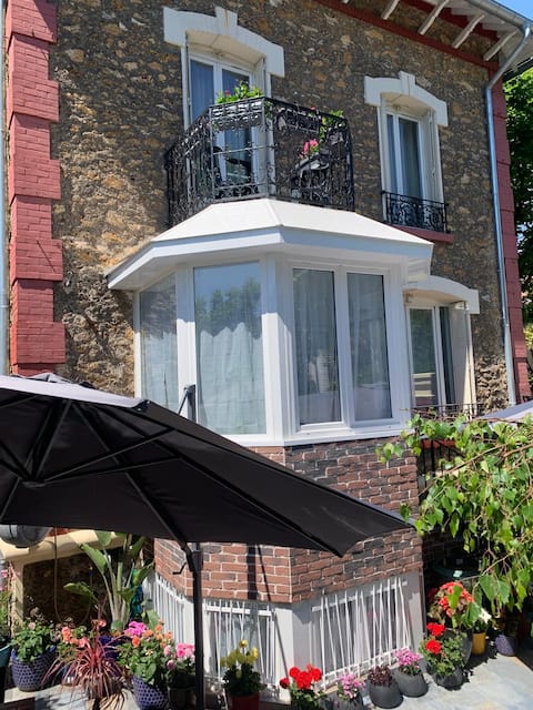 Beautiful home in the heart of Raincy