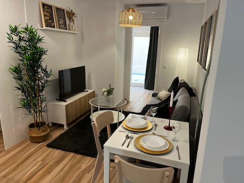 Brand new apartment near airport with patio