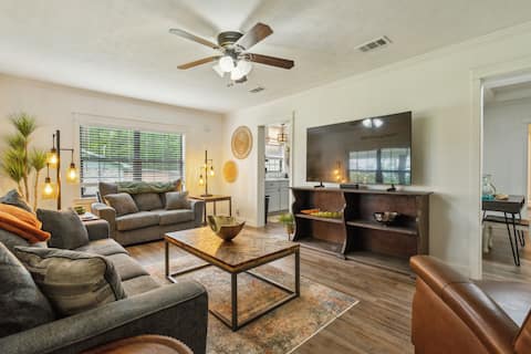 Lufkin Comfort & Convenience | Cozy 2BR Near DT