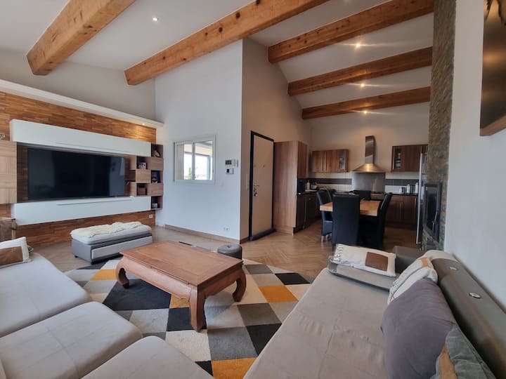 Grande Maison Familiale Au 1er éTage - Fréjus