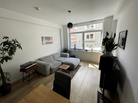 Beliebte Airbnb-Anzeige: Central city oasis in Cologne in Altstadt Süd