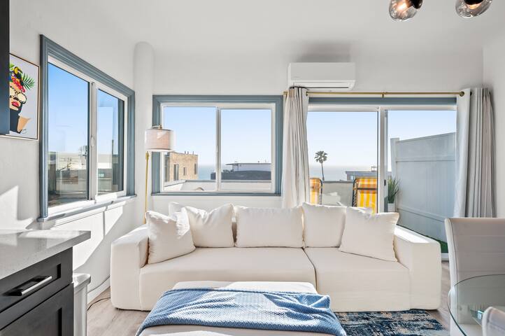 Luxury Beachside Gem – 2 APT Units Side-by-Side gallery image 5