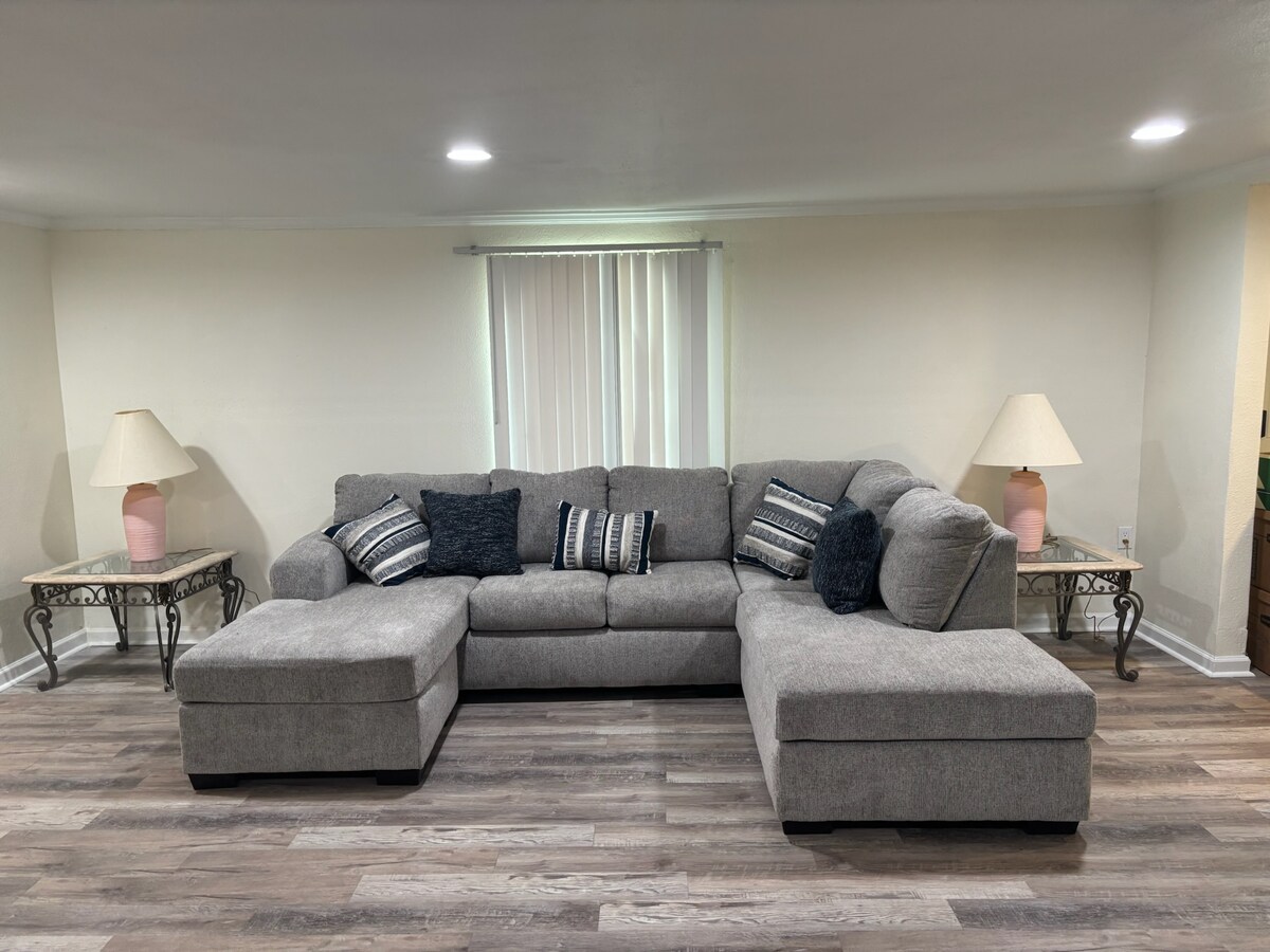 Popular Airbnb listing: Downtown/Riverwalk/Busch Gardens/Sleeps 10 in Tampa