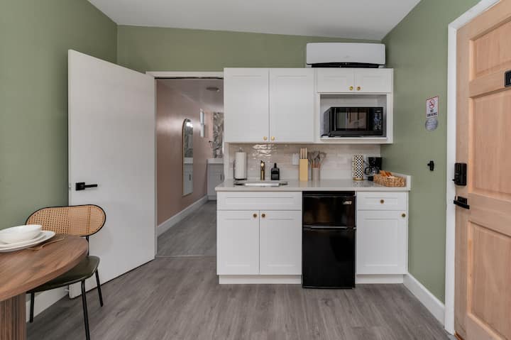 Cozy Orlando Studio W/ Jacuzzi, Fire Pit & Bbq - Orlando, FL