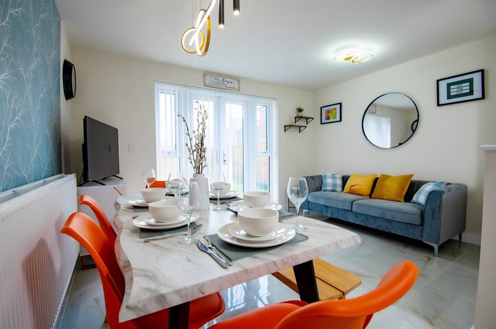 Luxury 5BDR|Free Parking & Wi-Fi