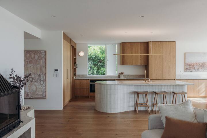 Osprey Main House- Coastal Luxury gallery image 5