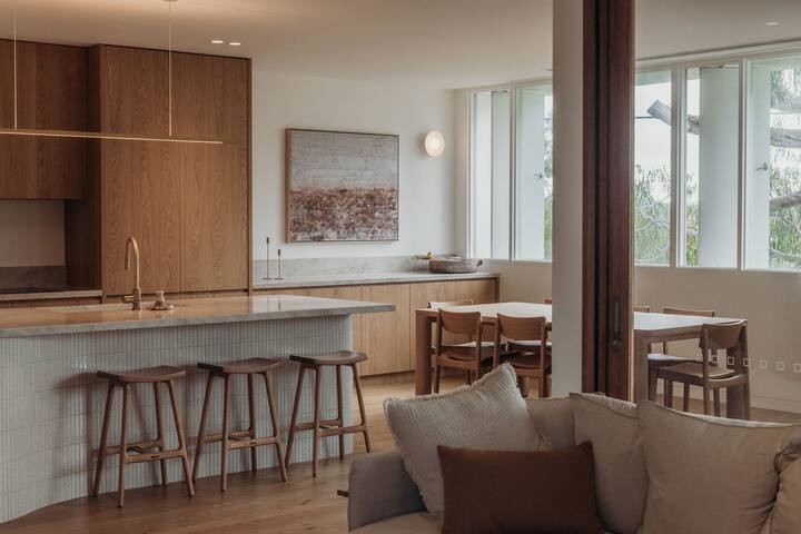 Osprey Main House- Coastal Luxury gallery image 3