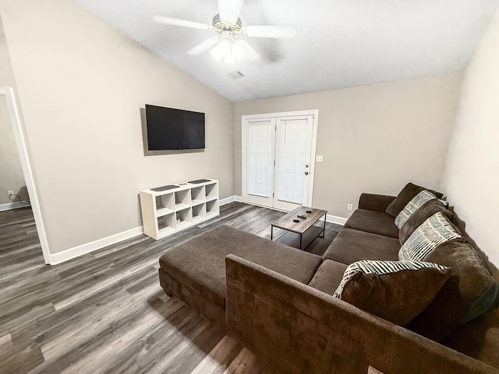 Royal Haven - Quiet, Modern, Chic - Augusta