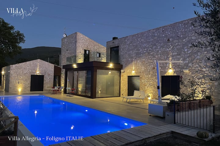 Exceptional villa and pool