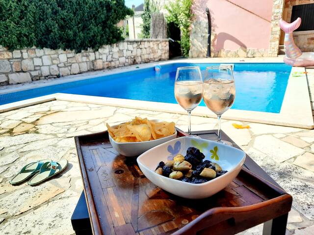 Anamar Tours managed Airbnb listing 3