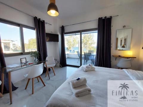 Finikas Sea View Apartment Airport by Airstay