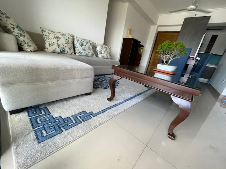 Modern 2br | Central & Cozy - Colombo