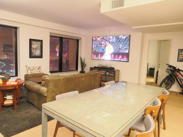 Lux 2BR Overlooking Oracle Park gallery image 3