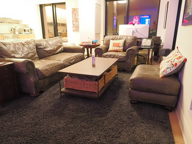 Lux 2BR Overlooking Oracle Park gallery image 4