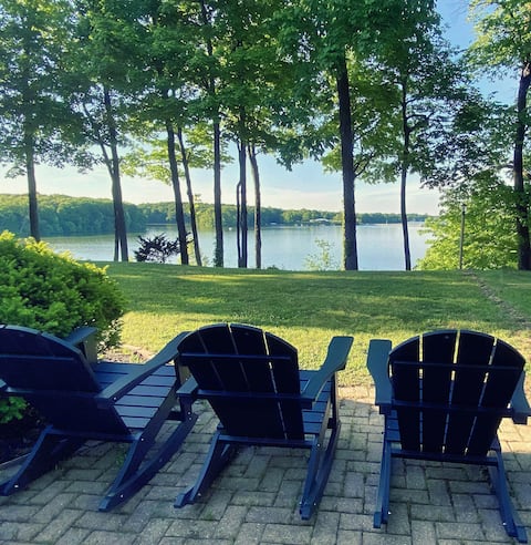 Fall & Winter Specials! 4BDRM Lake House
Sleeps 8!