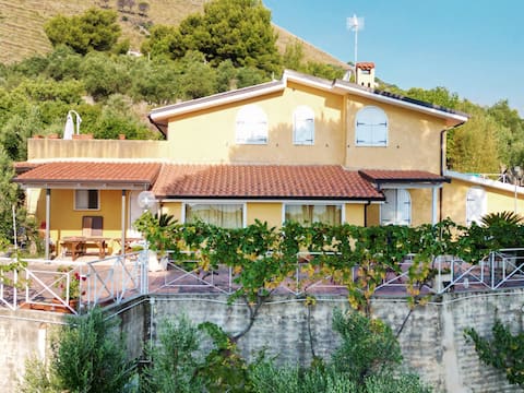 Cozy room near the sea