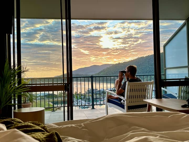Island Views - Airlie Beach