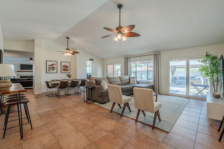 Family-friendly • Heated Pool • Downtown Chandler - 챈들러