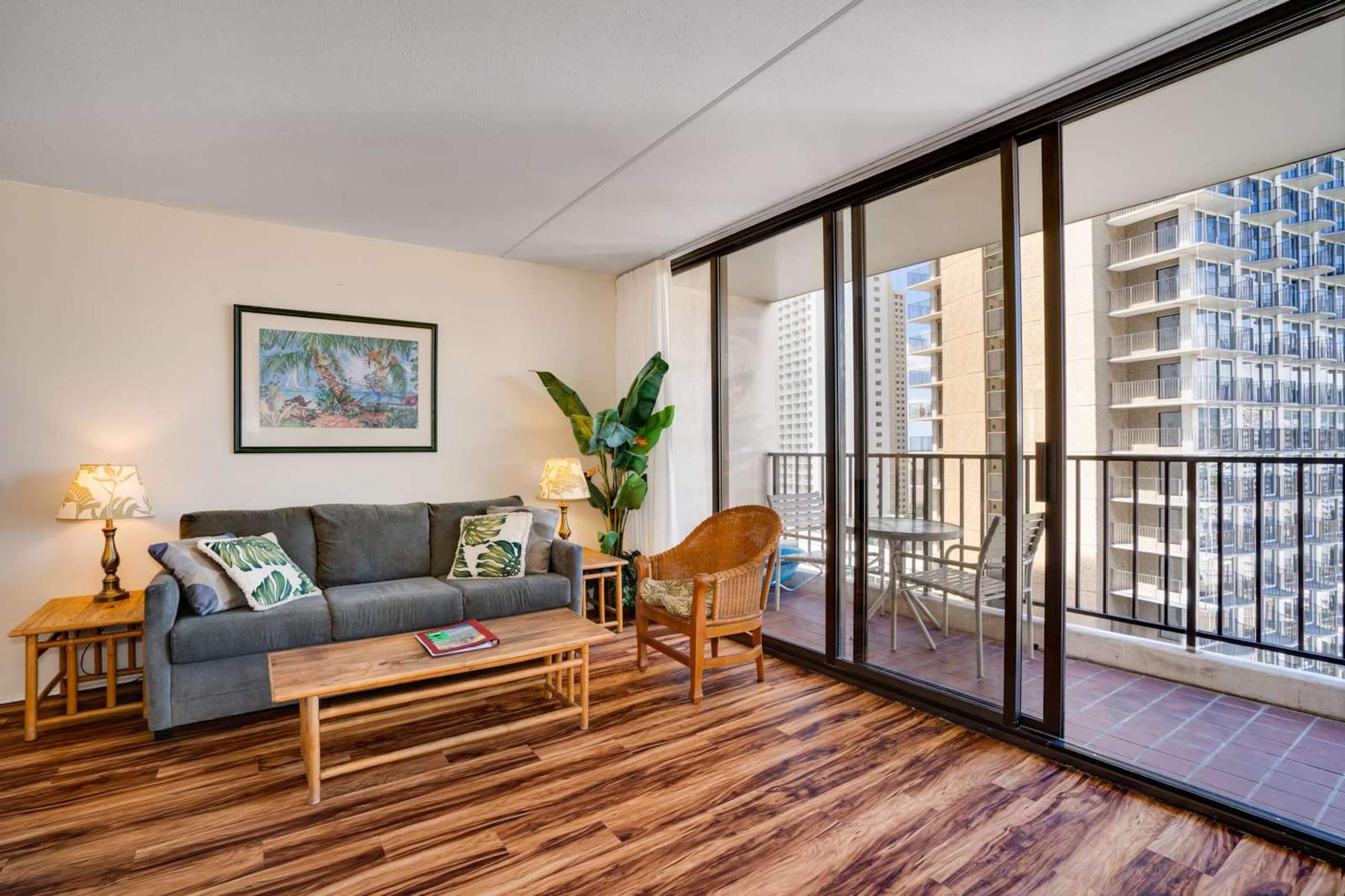 Waikiki Banyan 1806 T1-1 Block 2Beach +FREEParking - Image 8