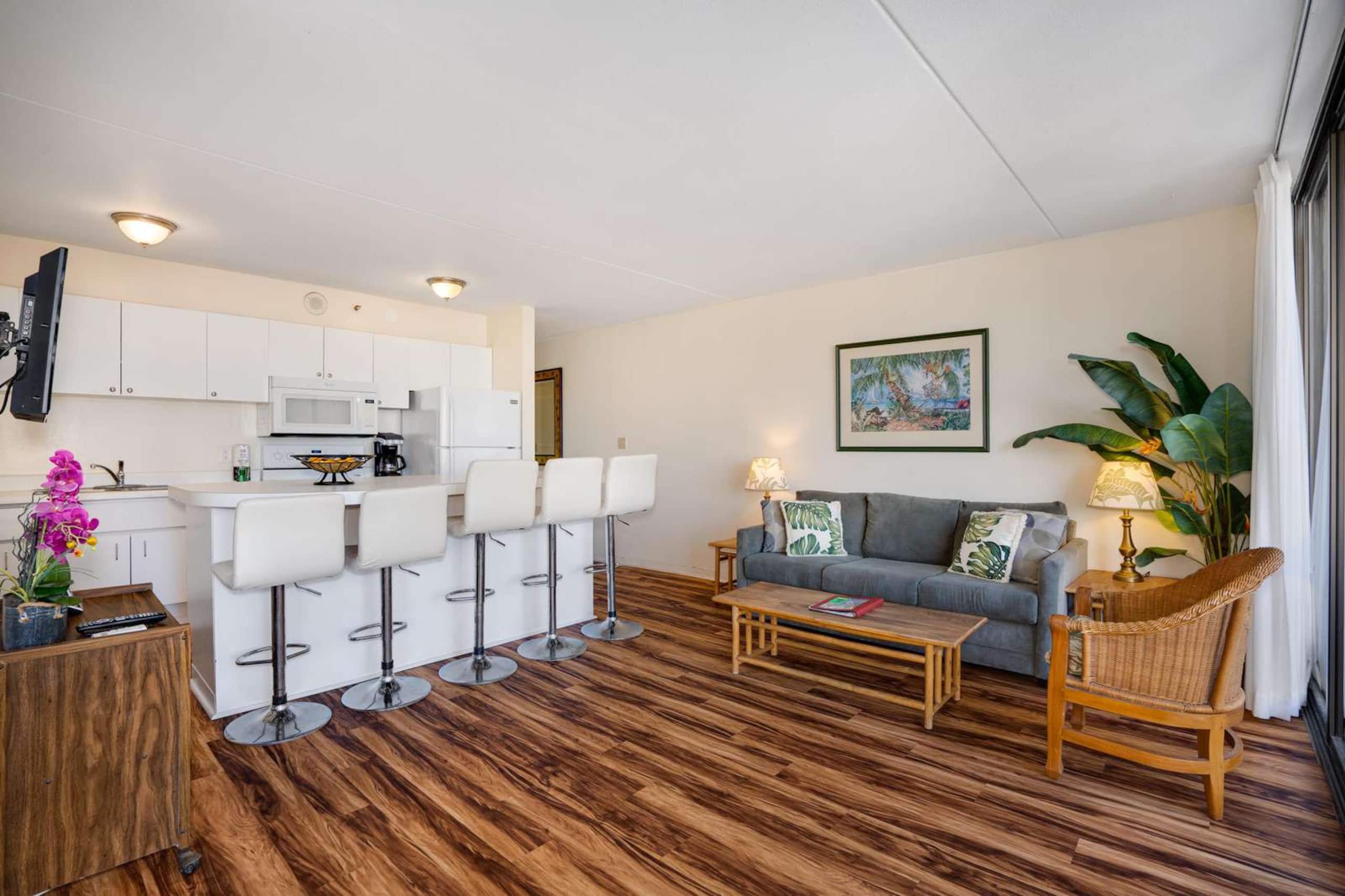Waikiki Banyan 1806 T1-1 Block 2Beach +FREEParking - Image 7