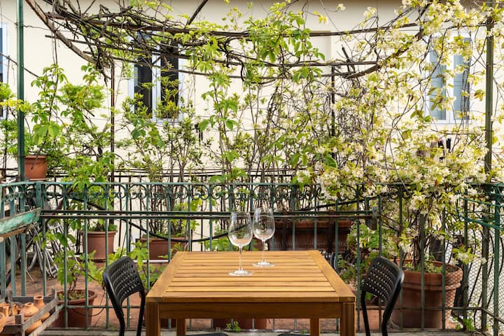 [5 Min To Duomo]  3br + Terrace  Santa Croce - Florence