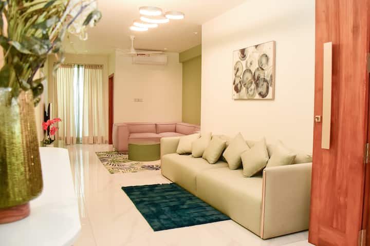 Stylish New Luxe Sea View Apartment - Colombo